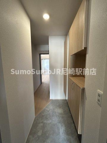 玄関　収納もある玄関です