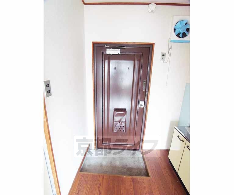 その他設備　広めの玄関です