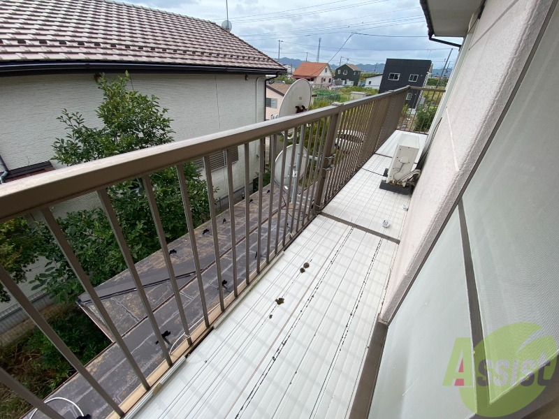 バルコニー　晴れた日には洗濯物が干せますね！とても広いです！