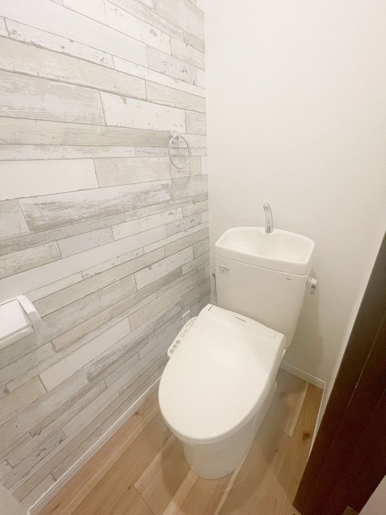 トイレ　※別部屋参考写真です