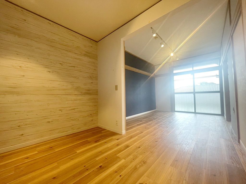 居室・リビング　※別部屋参考写真です