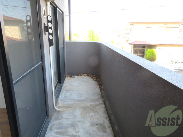 バルコニー　バルコニーは洗濯物を干すスペースが確保されていました。