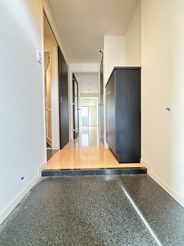 玄関　詳細は、RISUMO江坂本店までお問合せください♪