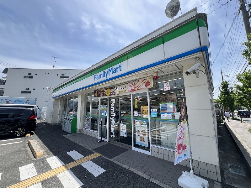 コンビニ　ファミリーマート豊中長興寺店（コンビニ）まで187m