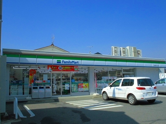 コンビニ　ファミリーマート西町３丁目店（コンビニ）まで450m