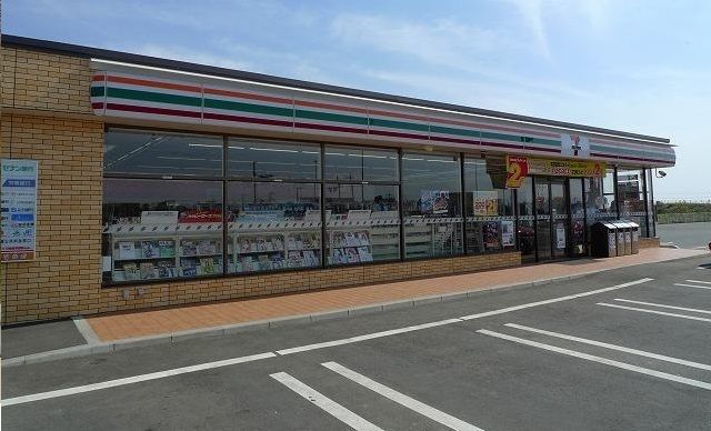 コンビニ　セブンイレブン 潮来洲崎店（コンビニ）まで350m