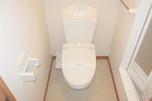 トイレ　温水洗浄便座で快適♪