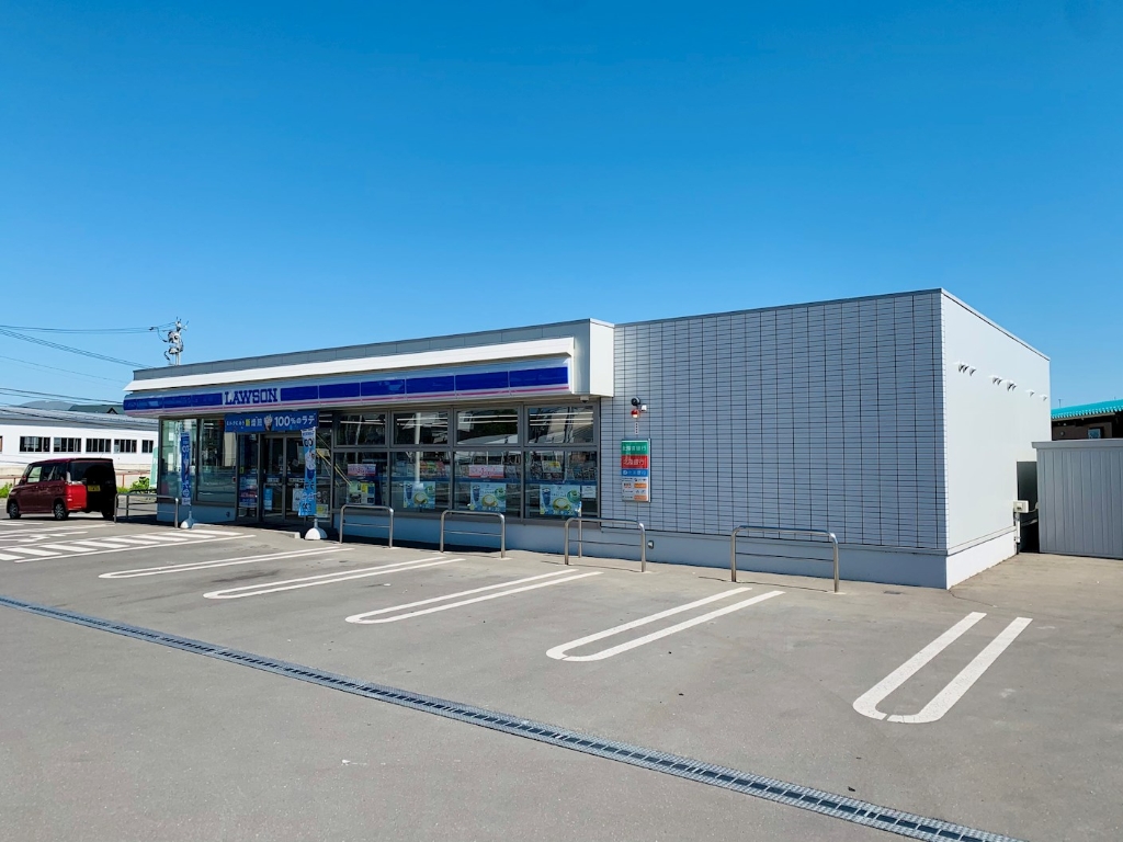 コンビニ　ローソン北見桜町３丁目店（コンビニ）まで257m