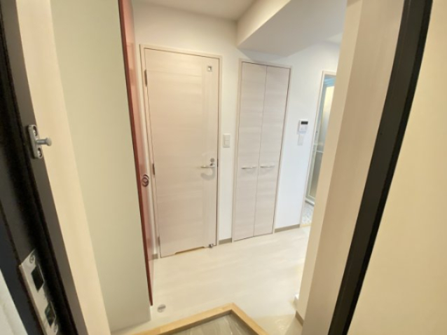 玄関　2022年撮影・903号室の写真