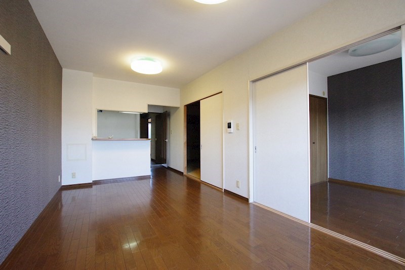 居室・リビング　※別号室の写真使用中