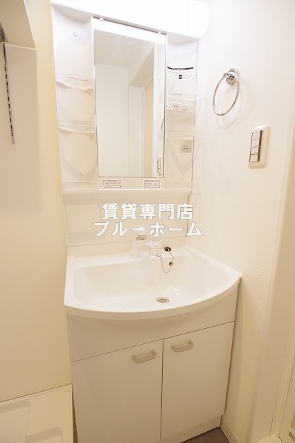 洗面設備　洗面所も収納豊富！