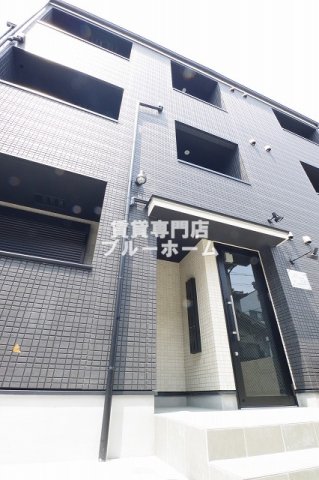 建物外観　木造3階建ての綺麗な物件！