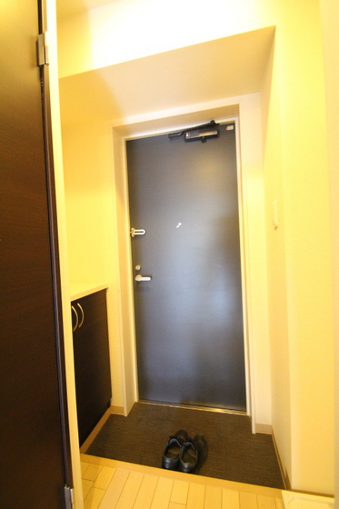 玄関　※他号室の写真です。