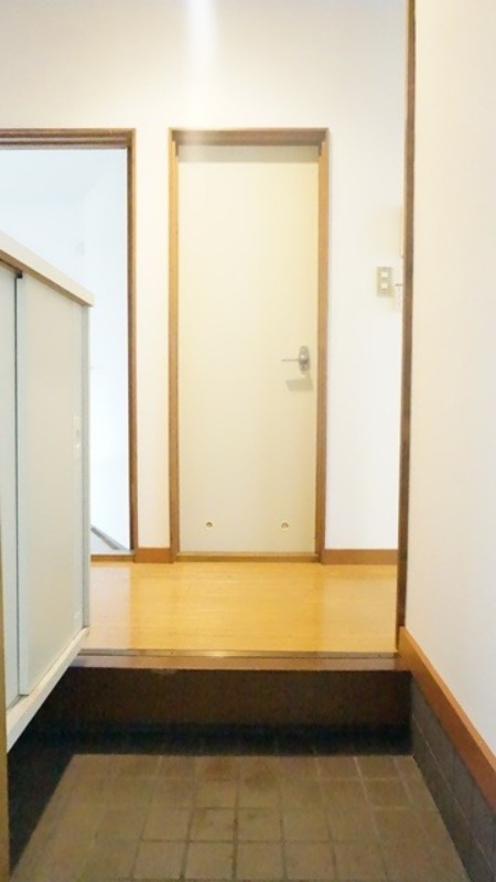 玄関　図面と現状に相違がある場合には現状を優先