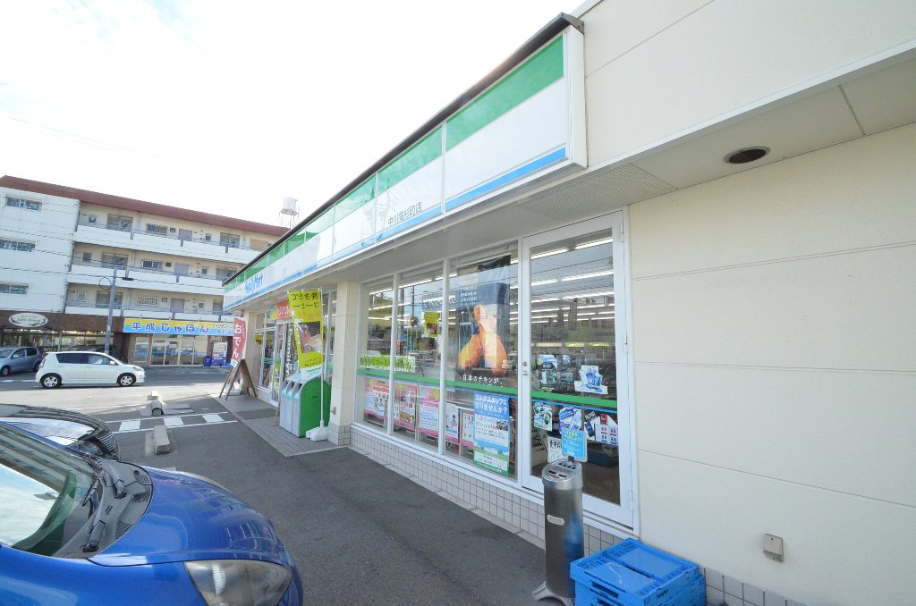 その他　ファミリーマート中川高杉町店（その他）まで851m
