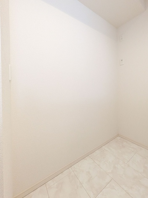 キッチン　冷蔵庫置場