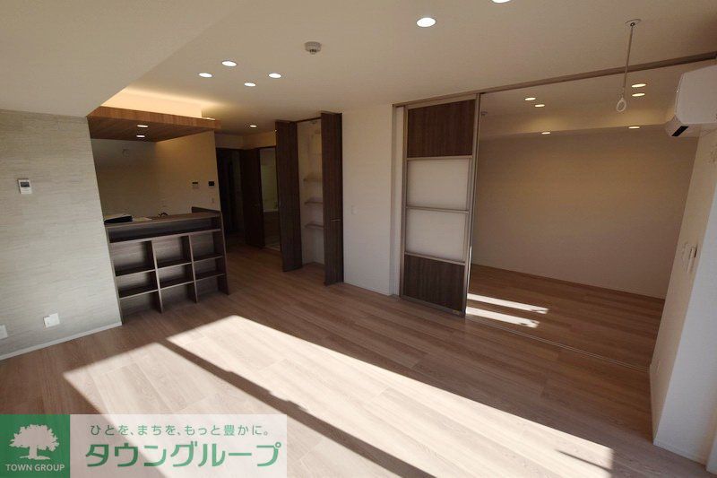 居室・リビング　エントランス