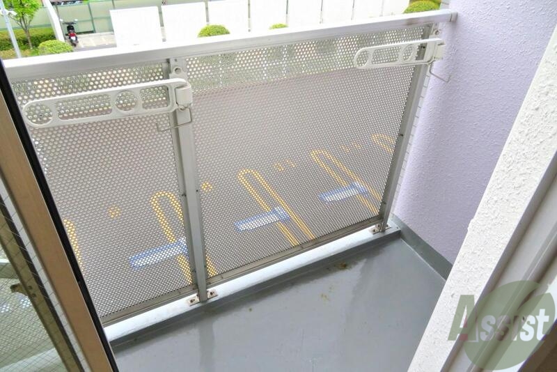 バルコニー　北向きのバルコニーでもちゃんと外干しできますねー