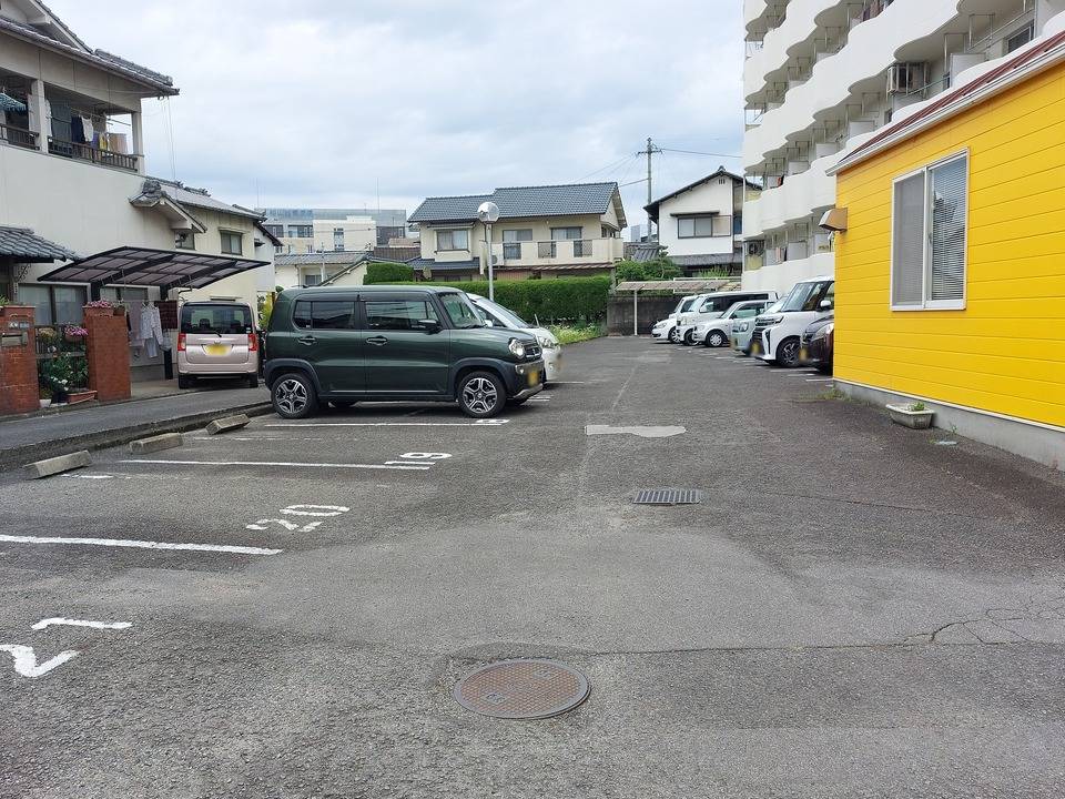 駐車場　駐車場