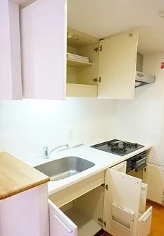 キッチン　コンパクトなキッチンで掃除もラクラク