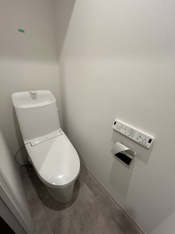 トイレ　★便座は冬も温かい温水洗浄便座です