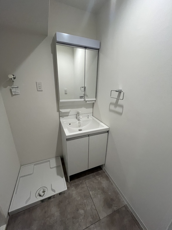 洗面設備　★独立洗面台で朝の支度もスムーズに進みます