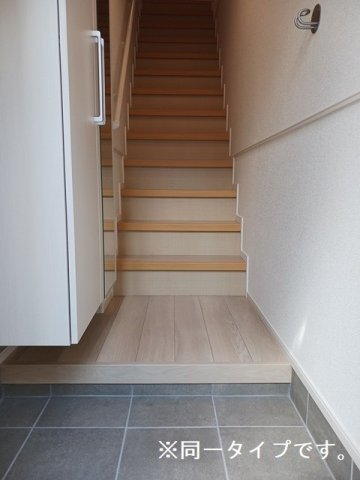 玄関　収納もある玄関です