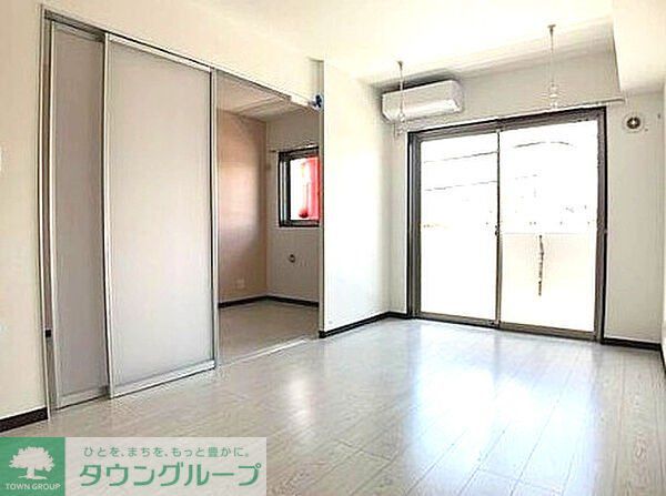 居室・リビング　現地待ち合わせ歓迎♪お問合せはタウンハウジングまで！