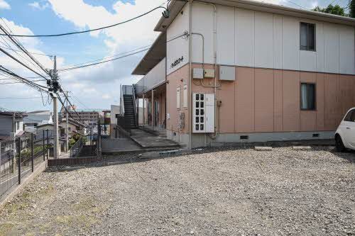 建物外観　駐車場