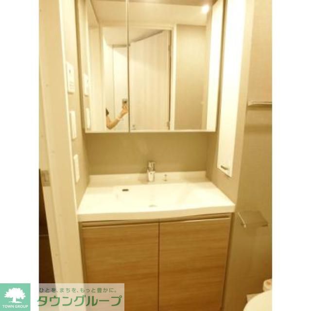 洗面設備　※写真は同タイプ住戸です。