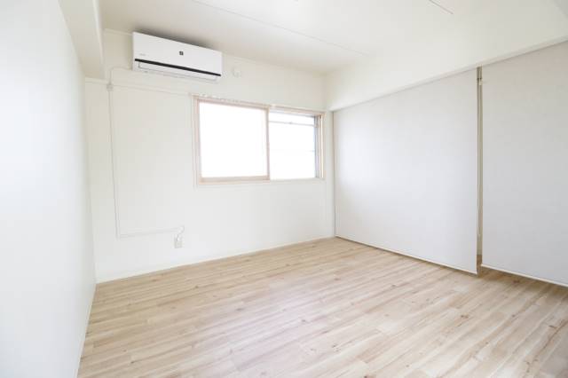 その他部屋・スペース　洋室も明るいです♪