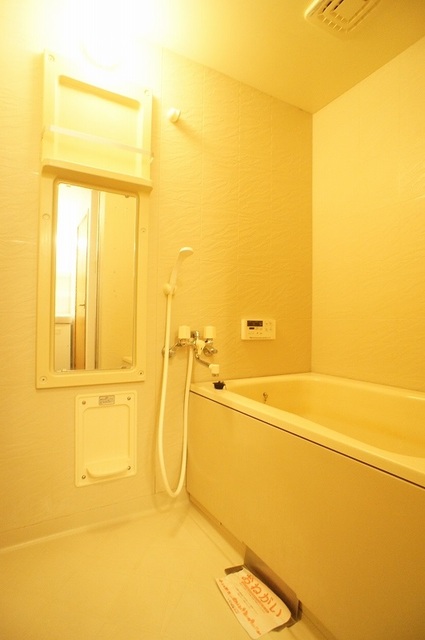 バス・シャワールーム　追焚機能が便利なバスルーム