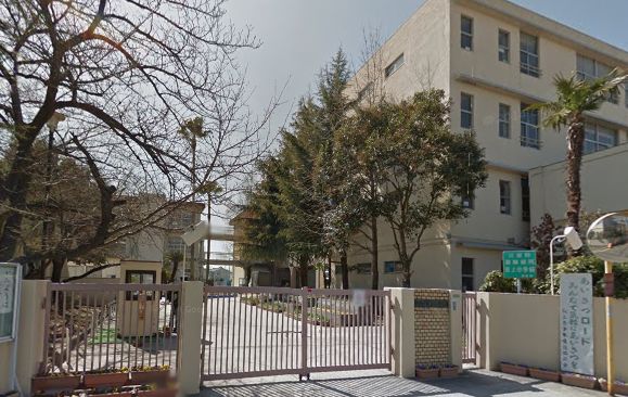 小学校　段上小学校（小学校）まで1005m