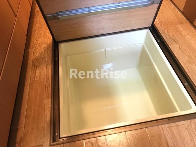 収納　床下収納