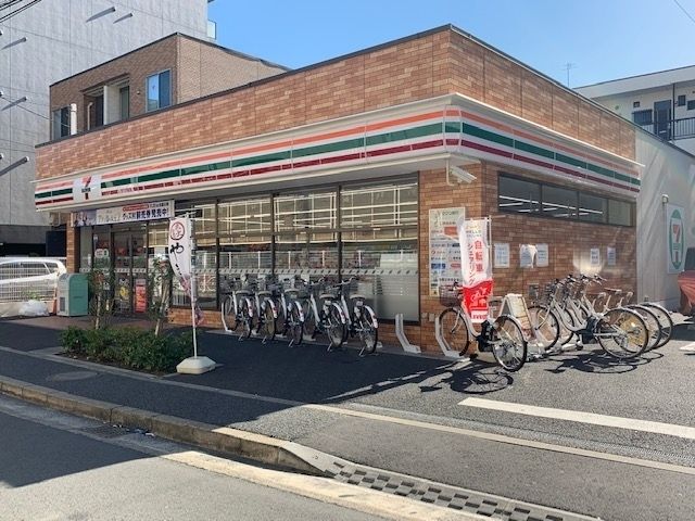 コンビニ　セブン‐イレブン/江戸川葛西駅東店（コンビニ）まで1m