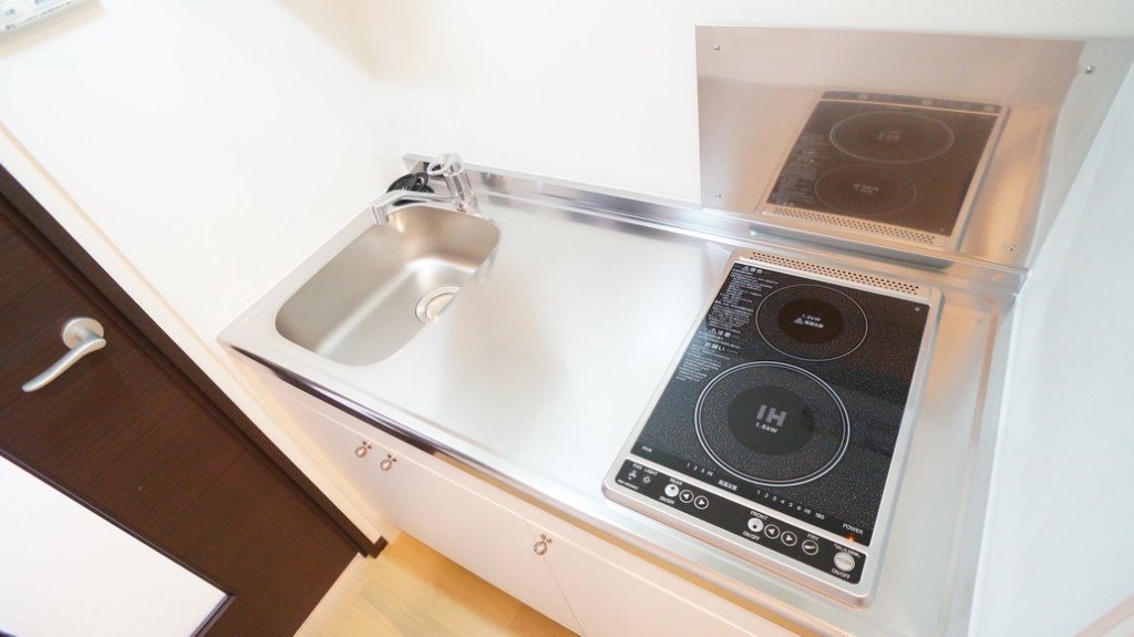 キッチン　コンパクトなキッチンで掃除もラクラク！