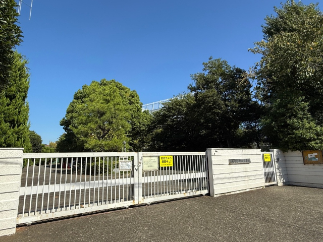 小学校　府中市立南町小学校（小学校）まで992m