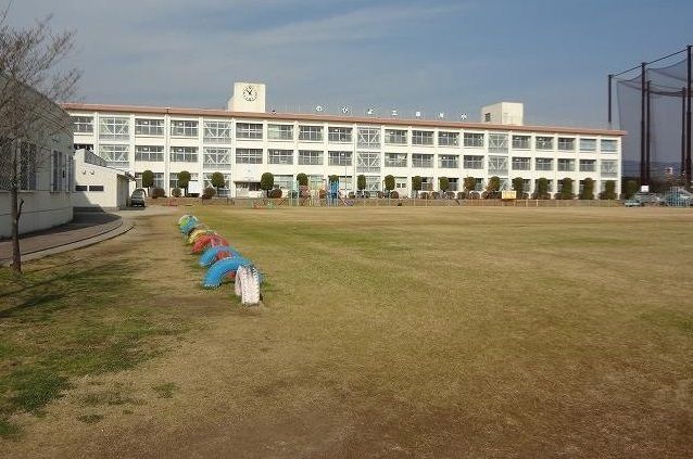小学校　三田川小学校（小学校）まで2800m