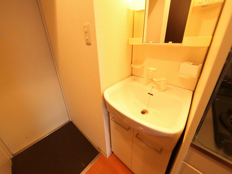 洗面設備　独立洗面台付（シャンプードレッサー付）