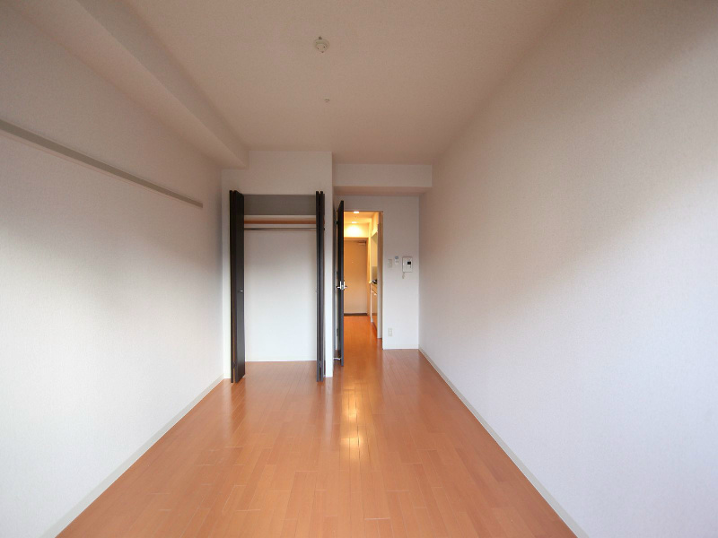 居室・リビング　洋室7.2帖　クローゼット（収納充実してます）