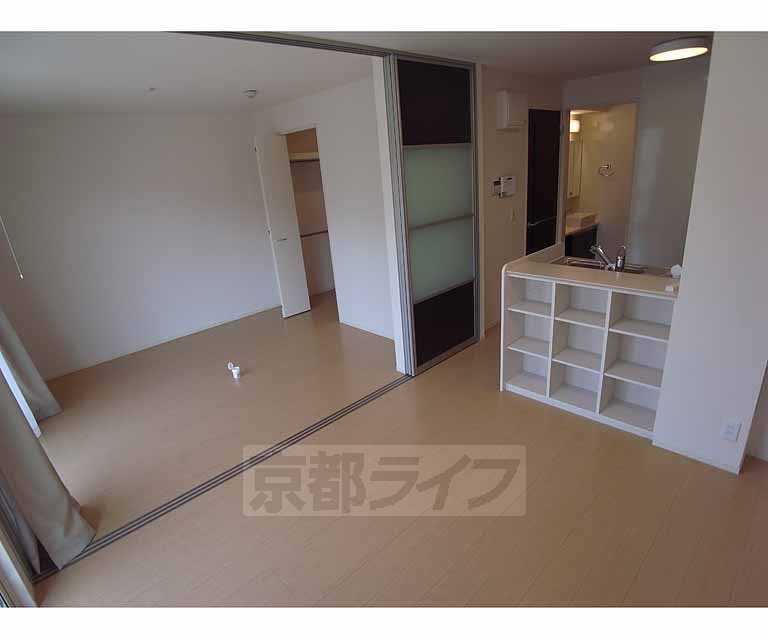 居室・リビング　ＬＤＫとの間仕切りタイプです。