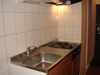 キッチン　2口コンロのシステムキッチンです。