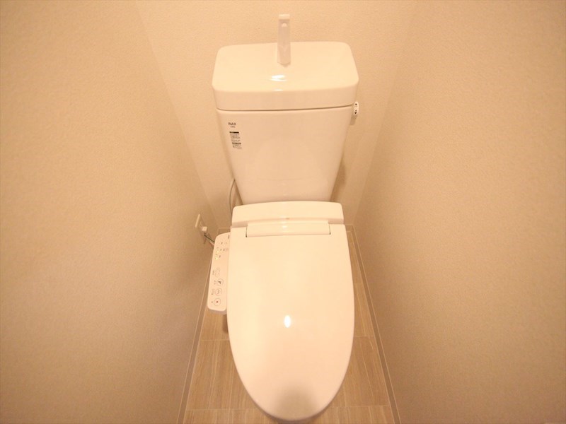 トイレ　温水洗浄暖房便座付トイレ