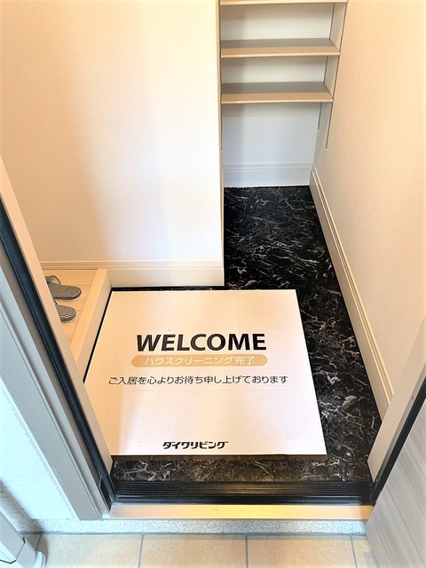 玄関　同施工会社参考写真です