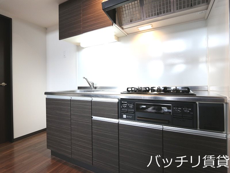 キッチン　画像は同シリーズタイプの為、現状優先になります。