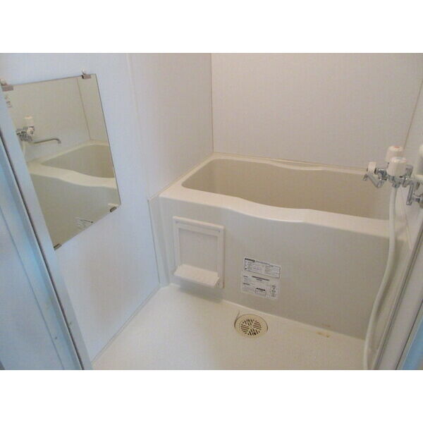 バス・シャワールーム　ゆったり過ごせるお風呂です