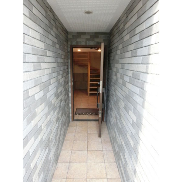 エントランス　清潔なエントランスです