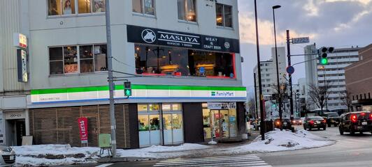 コンビニ　ファミリーマート 札幌北23条西5丁目店（コンビニ）まで656m