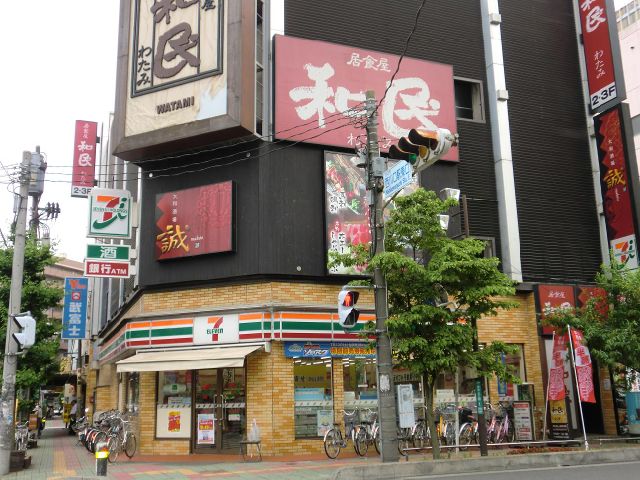 コンビニ　セブンイレブン（コンビニ）まで200m