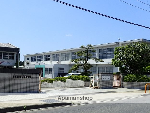 中学校　前原中学校（中学校）まで748m